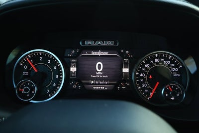 2024 RAM 1500 Laramie Crew Cab 4x2 5'7' Box