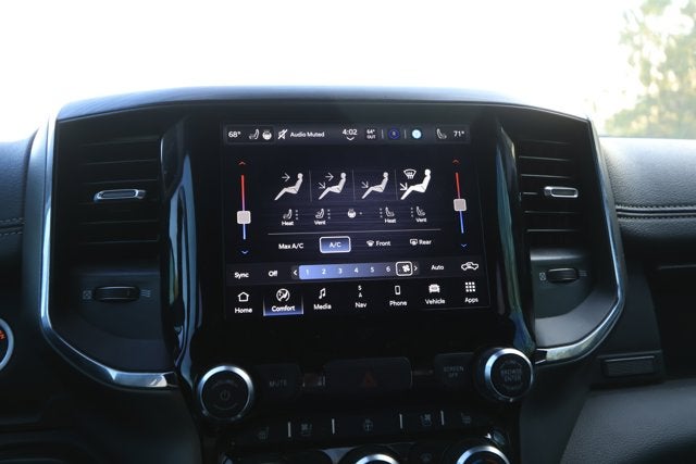 2024 RAM 1500 Laramie Crew Cab 4x2 5'7' Box