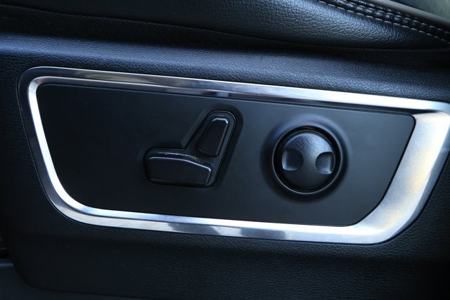 2024 RAM 1500 Laramie Crew Cab 4x2 5'7' Box