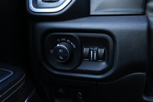 2023 RAM 1500 Laramie Crew Cab 4x2 6'4' Box