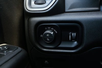 2025 RAM 1500 Tradesman Crew Cab 4x4 5'7' Box