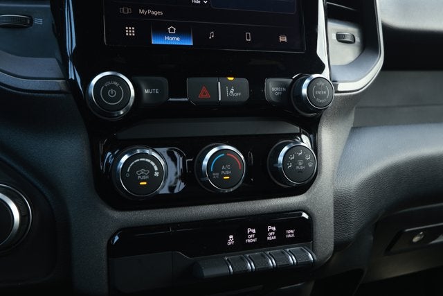 2025 RAM 1500 Tradesman Crew Cab 4x4 5'7' Box