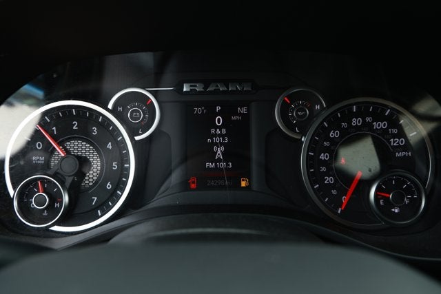 2025 RAM 1500 Tradesman Crew Cab 4x4 5'7' Box