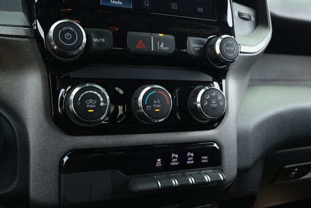 2025 RAM 1500 Tradesman Crew Cab 4x4 5'7' Box