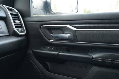 2020 RAM 1500 Big Horn Crew Cab 4x4 5'7' Box