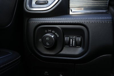 2020 RAM 1500 Limited Crew Cab 4x4 5'7' Box