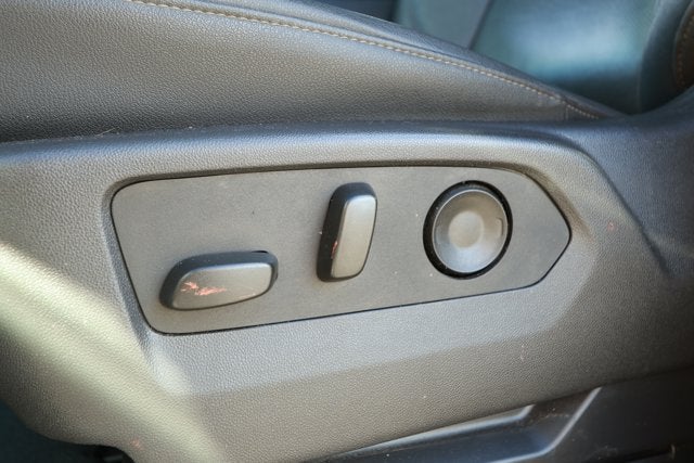 2025 GMC Sierra 1500 2WD Crew Cab Short Box SLT