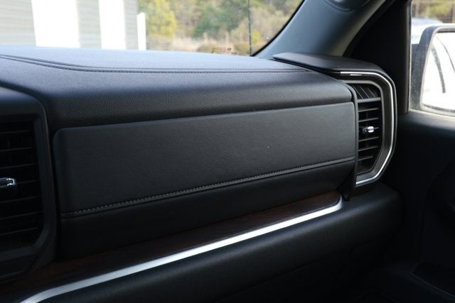 2025 GMC Sierra 1500 2WD Crew Cab Short Box SLT