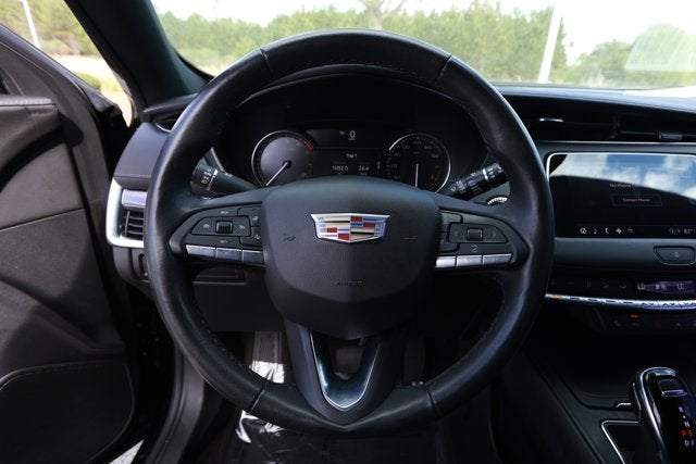 2022 Cadillac XT4 FWD Luxury