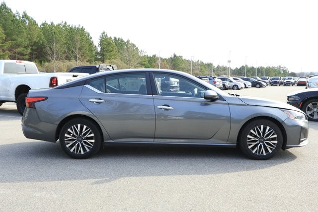 2023 Nissan Altima SV FWD