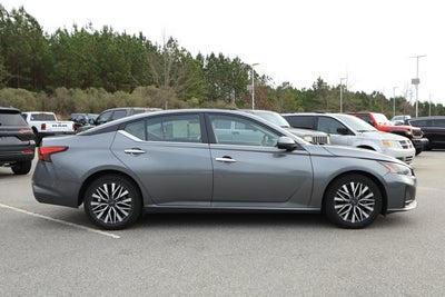 2023 Nissan Altima SV FWD