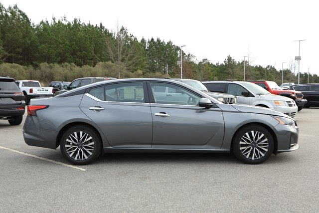 2023 Nissan Altima SV FWD