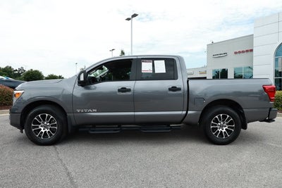 2024 Nissan TITAN Crew Cab SV 4x2