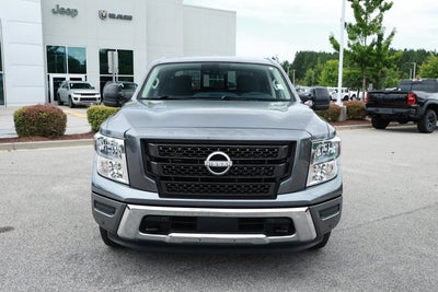 2024 Nissan TITAN Crew Cab SV 4x2