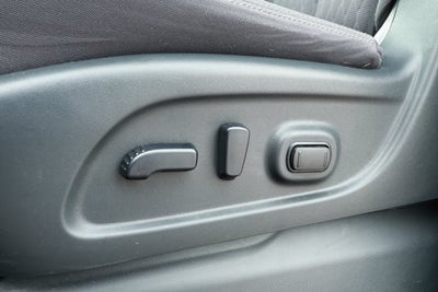 2024 Nissan TITAN Crew Cab SV 4x2