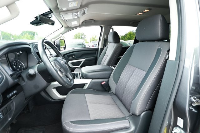 2024 Nissan TITAN Crew Cab SV 4x2