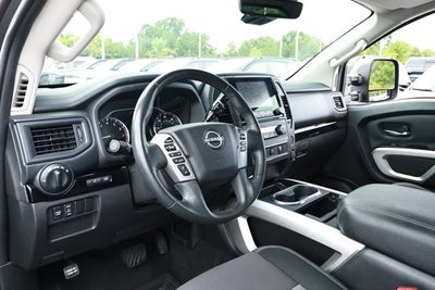 2024 Nissan TITAN Crew Cab SV 4x2