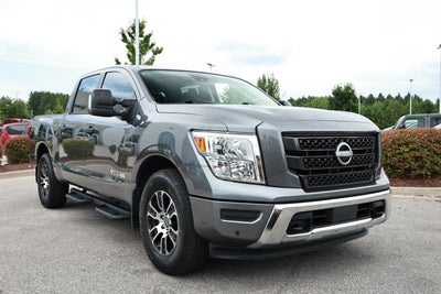 2024 Nissan TITAN Crew Cab SV 4x2