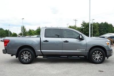 2024 Nissan TITAN Crew Cab SV 4x2