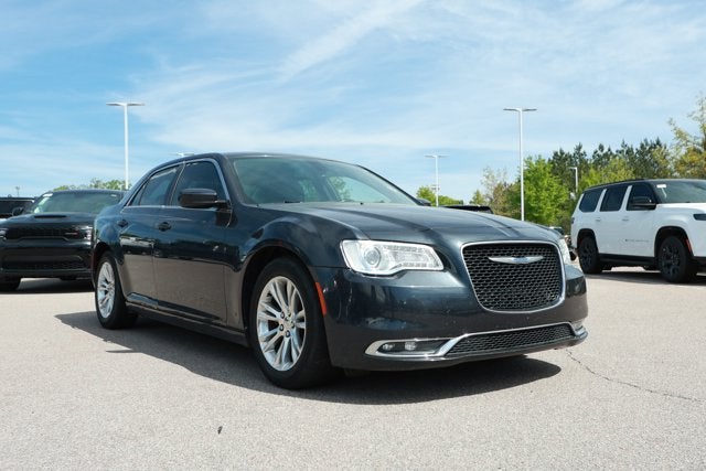 Used 2019 Chrysler 300 Touring with VIN 2C3CCAAG0KH5U6967 for sale in Lexington, SC