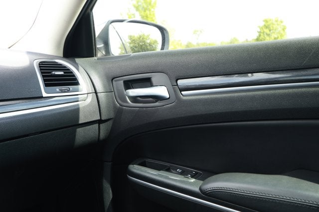 2019 Chrysler 300 Touring