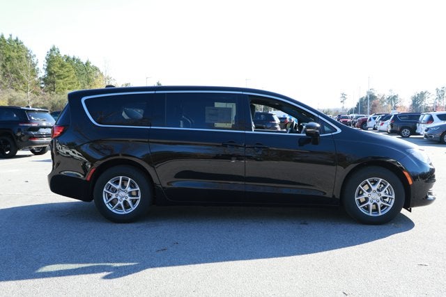 2026 Chrysler Voyager VOYAGER LX