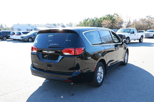 2026 Chrysler Voyager VOYAGER LX