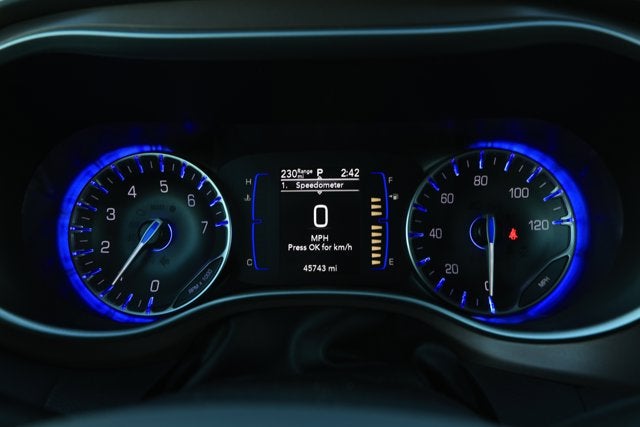 2023 Chrysler Voyager LX