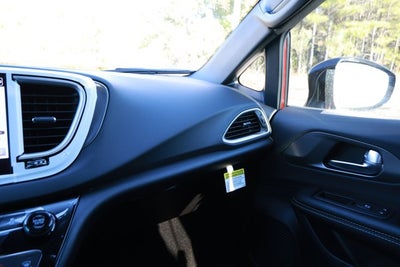 2026 Chrysler Voyager VOYAGER LX