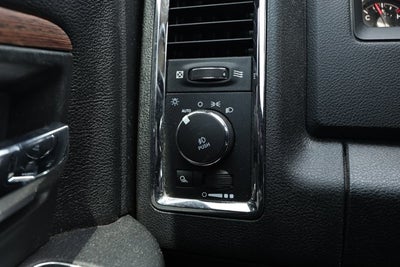 2017 RAM 2500 Laramie Crew Cab 4x4 6'4' Box