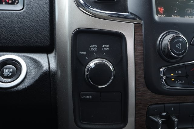 2017 RAM 2500 Laramie Crew Cab 4x4 6'4' Box