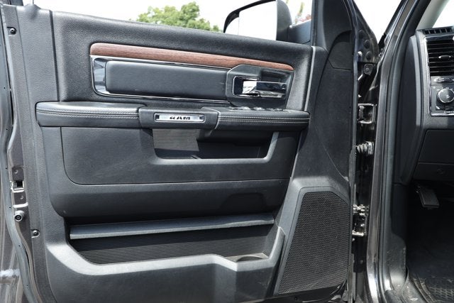 2017 RAM 2500 Laramie Crew Cab 4x4 6'4' Box