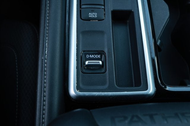 2024 Nissan Pathfinder SV FWD