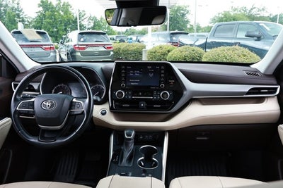 2022 Toyota Highlander XLE