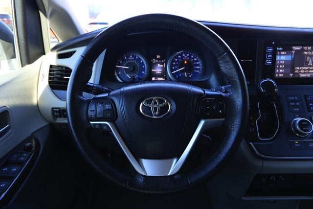 2017 Toyota Sienna XLE 8 Passenger