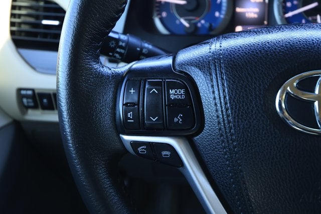 2017 Toyota Sienna XLE 8 Passenger