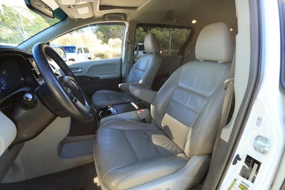 2017 Toyota Sienna XLE 8 Passenger