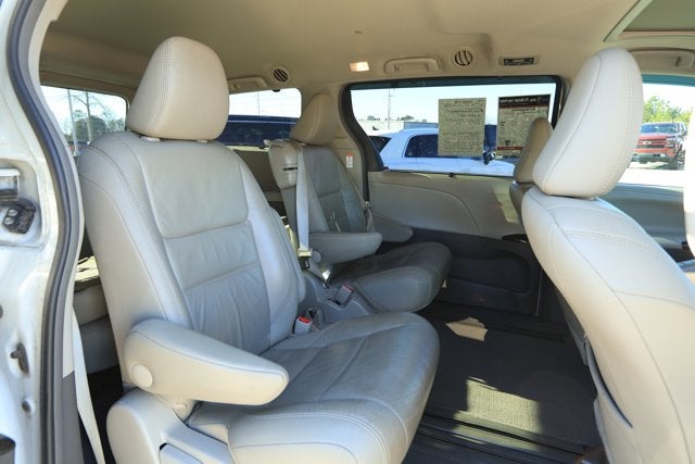 2017 Toyota Sienna XLE 8 Passenger
