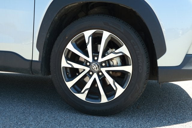 2024 Toyota Corolla Cross XLE