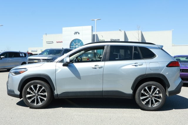 2024 Toyota Corolla Cross XLE
