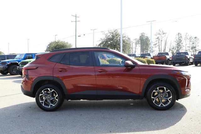 2025 Chevrolet Trax FWD LT