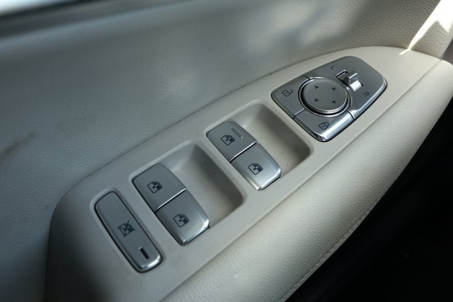 2025 Genesis G70 2.5T RWD