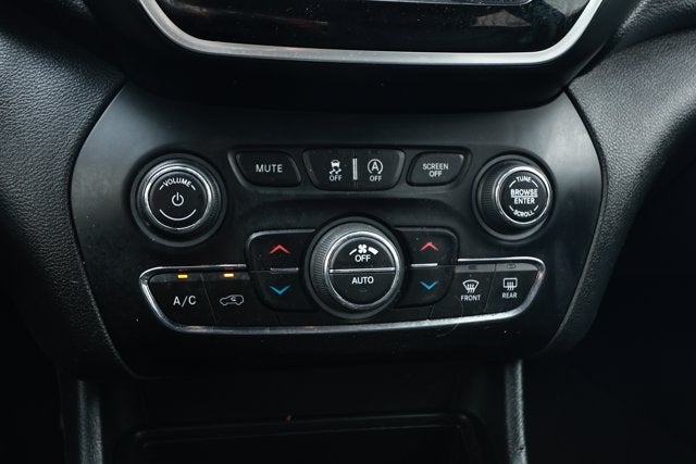 2019 Jeep Cherokee Limited FWD
