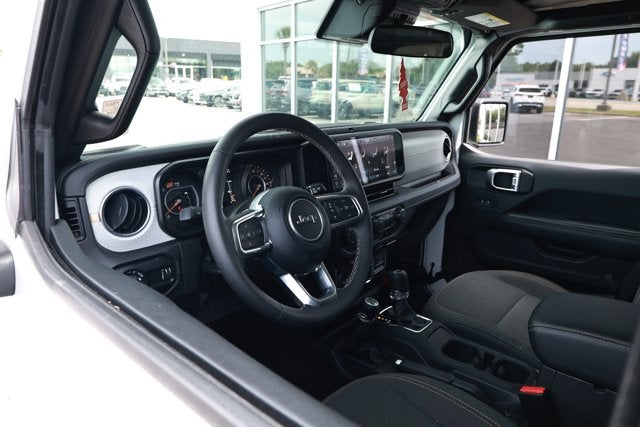2025 Jeep Wrangler 4-Door Sahara 4x4