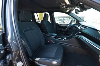 2024 Jeep Grand Cherokee Laredo X 4x2