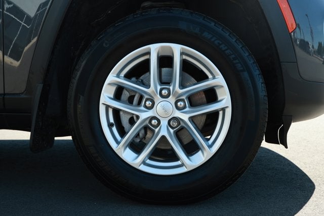 2024 Jeep Grand Cherokee Laredo X 4x2