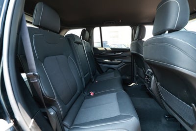 2025 Jeep Grand Cherokee GRAND CHEROKEE LAREDO 4X2