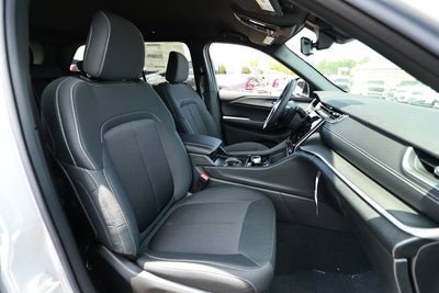 2026 Jeep Grand Cherokee GRAND CHEROKEE LAREDO 4X2