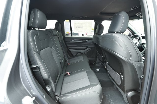 2026 Jeep Grand Cherokee GRAND CHEROKEE LAREDO X 4X2