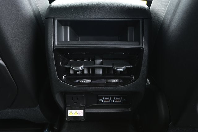 2026 Jeep Grand Cherokee GRAND CHEROKEE LAREDO X 4X2